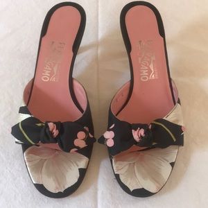 Ferragamo slides Sz 8B floral fabric sandals